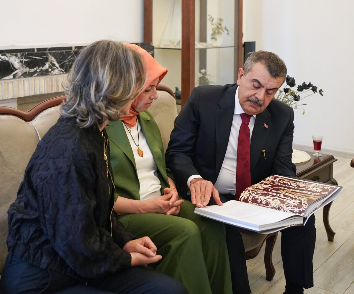 Bakan Tekin\'den Bindallı Kitabı Tanıtımı