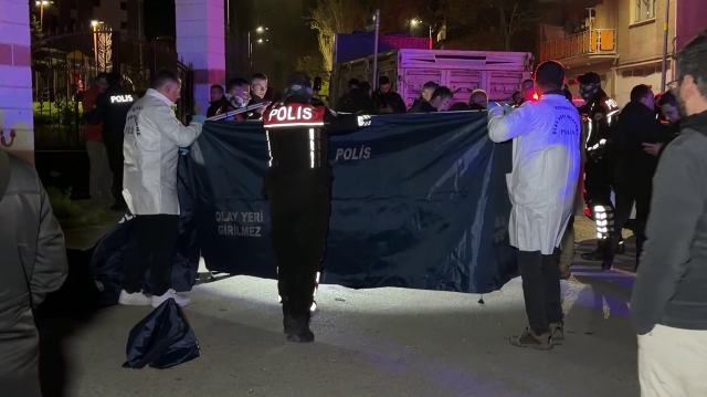 Cami önünde başından vurulmuş halde ölü bulundu