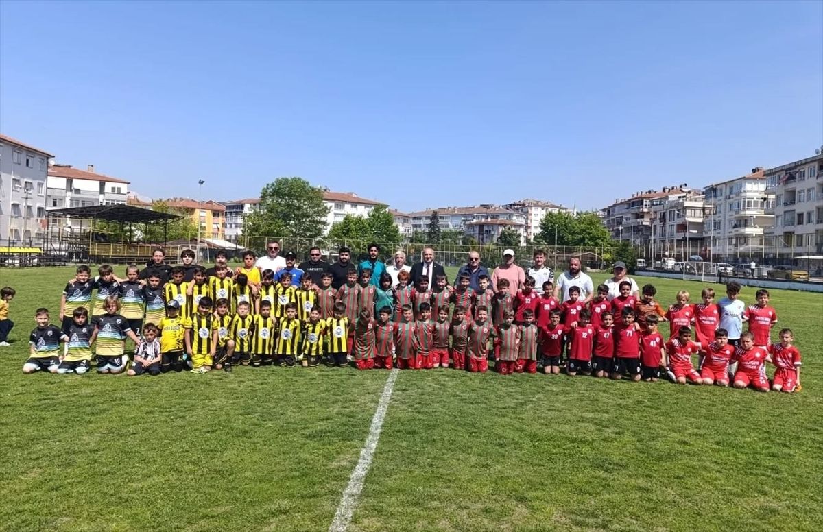 Çınarcık\'ta Futbol Turnuvası Heyecanı