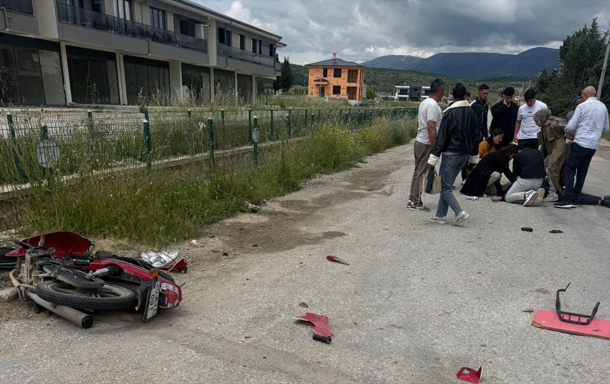 Denizli\'de motosiklet kazası: Sürücü hayatını kaybetti
