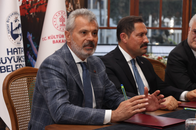 Devlet Tiyatroları tarihi Hatay Meclis Binası’nda perdelerini açtı