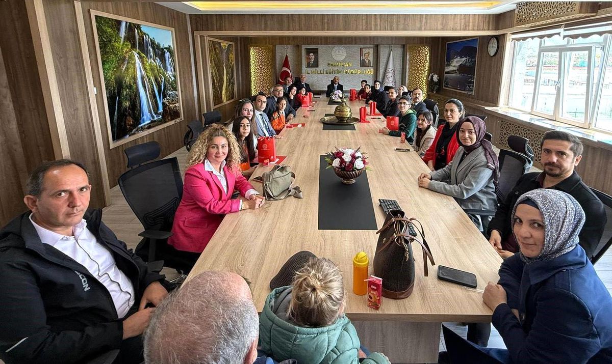 Erzincan\'da 23 Nisan ve 15 Temmuz yarışmalarında ödül töreni