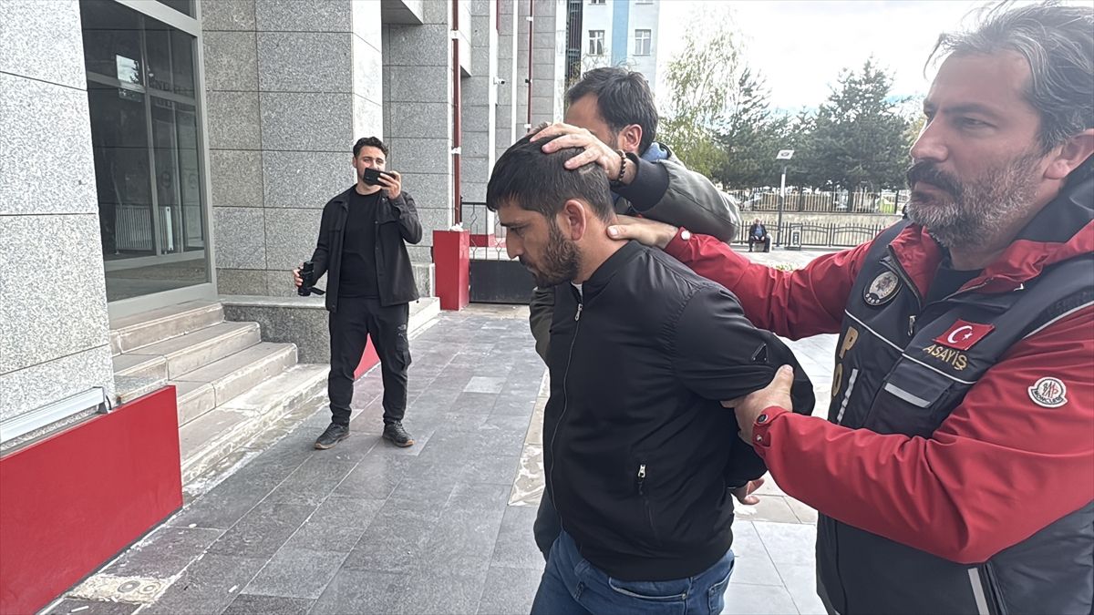 Erzurum\'da Cami Önünde Cinayet