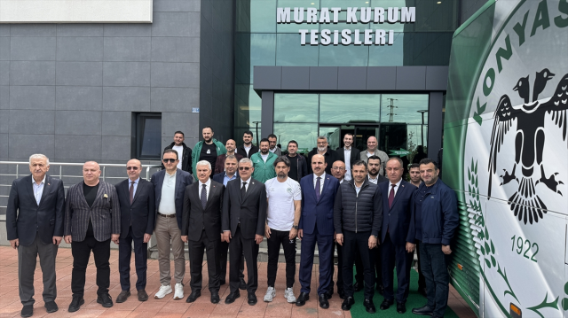 Final maçına çıkacak olan Konyaspor, Antalya'ya dualarla uğurlandı
