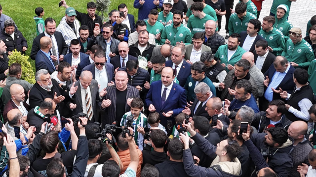 Final maçına çıkacak olan Konyaspor, Antalya'ya dualarla uğurlandı