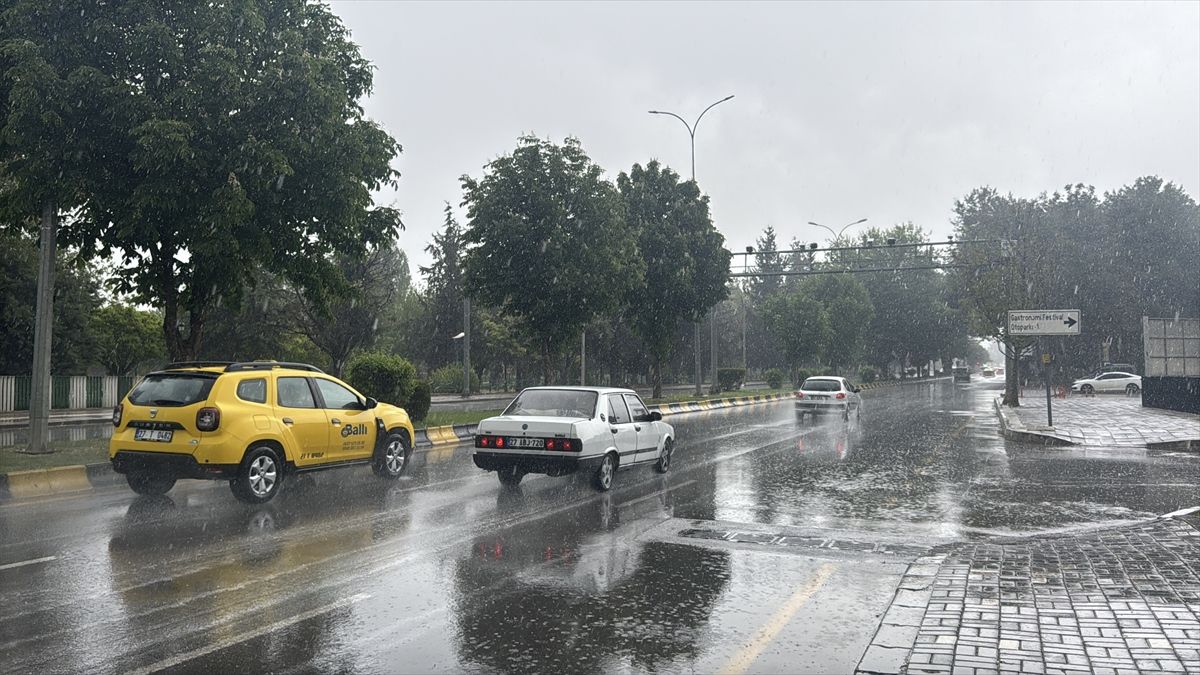 Gaziantep\'te Sağanak Yağış Zorluk Yarattı