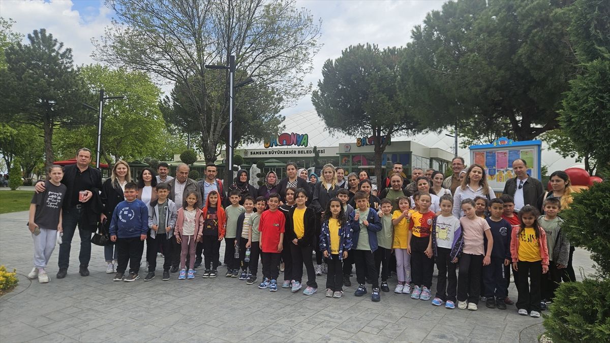 Minik öğrenciler Samsun\'da gülümsedi