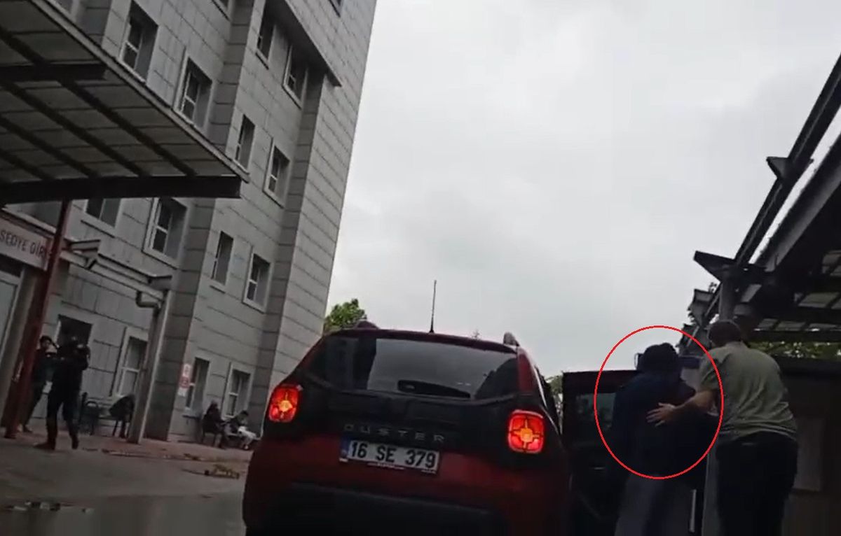 Yaralı Anne ve Oğlu Hastaneden Yürüyerek Çıktı