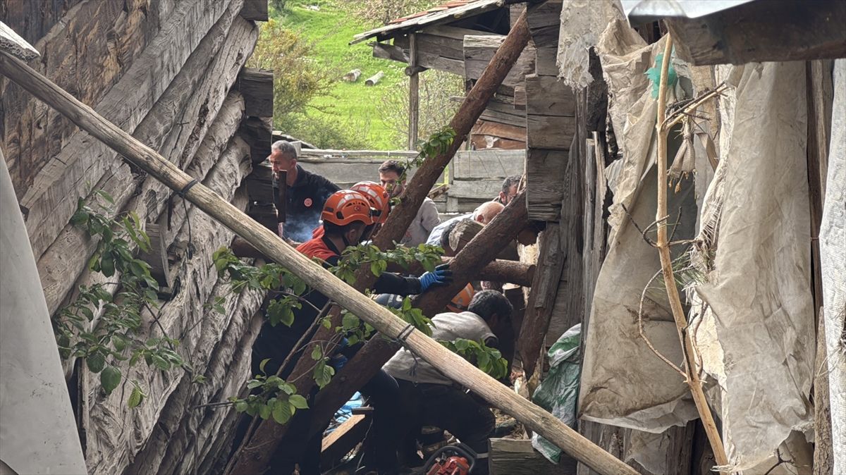 Kastamonu\'da Ahır Çöktü: 1 Ölü