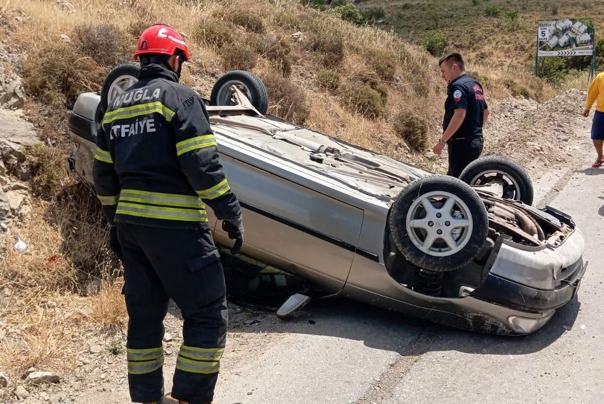 Bodrum\'da Kontrolden Çıkan Araç Devrildi