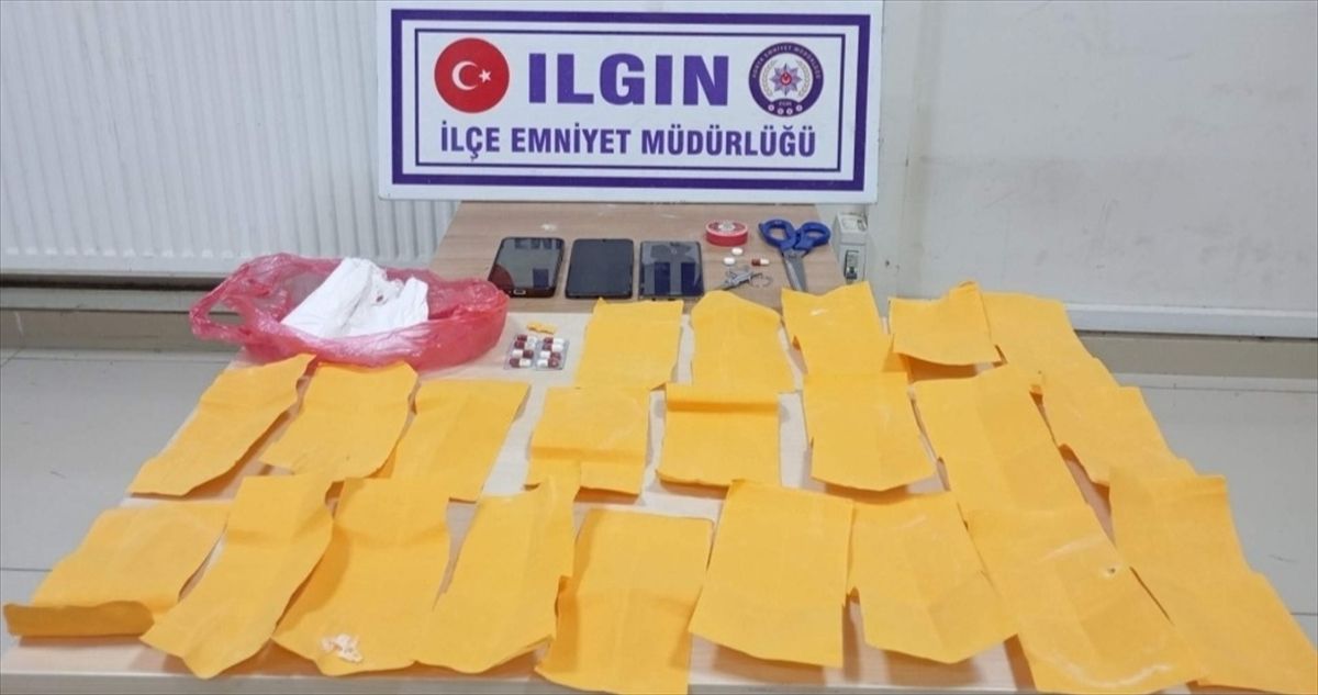 Uyuşturucu Ticareti Yapan 3 Zanlı Tutuklandı