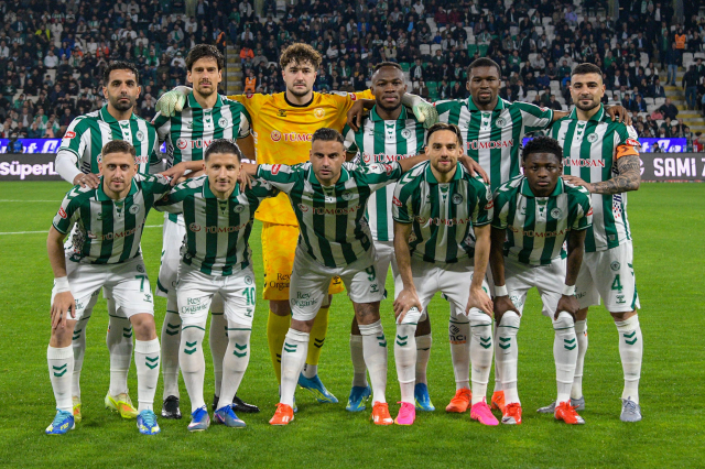 Konyaspor'da İlhan Palut geldi, bahar geldi