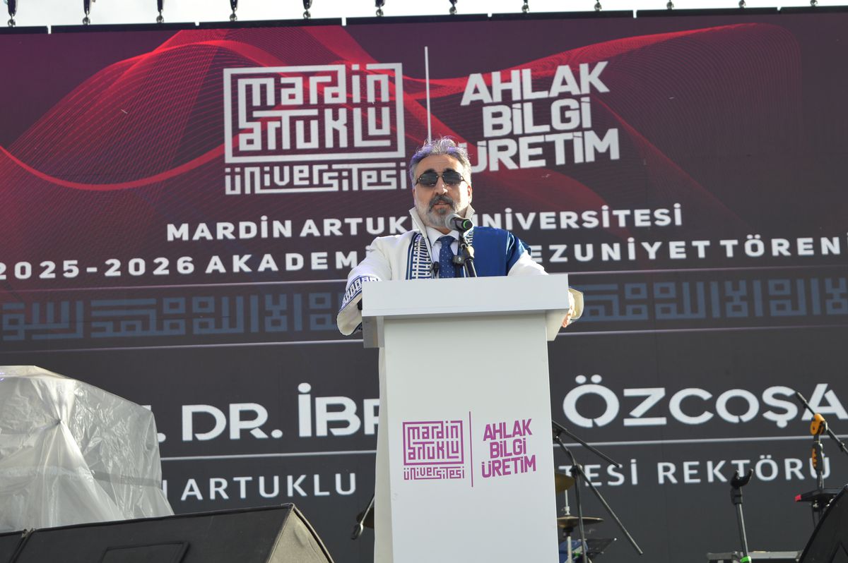 Mardin Artuklu Üniversitesi\'nde Mezuniyet Coşkusu