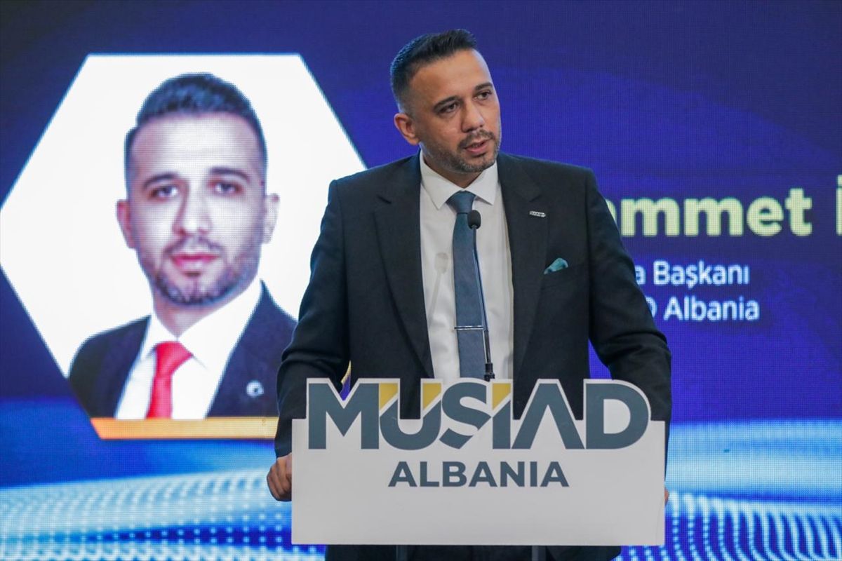 Tiran\'da Hizmetlerin Geleceği Forumu