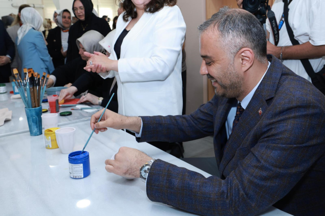 Onikişubat Belediyesi Kadın Emeği Seramik Atölyesi’nde emekler sergiye dönüştü