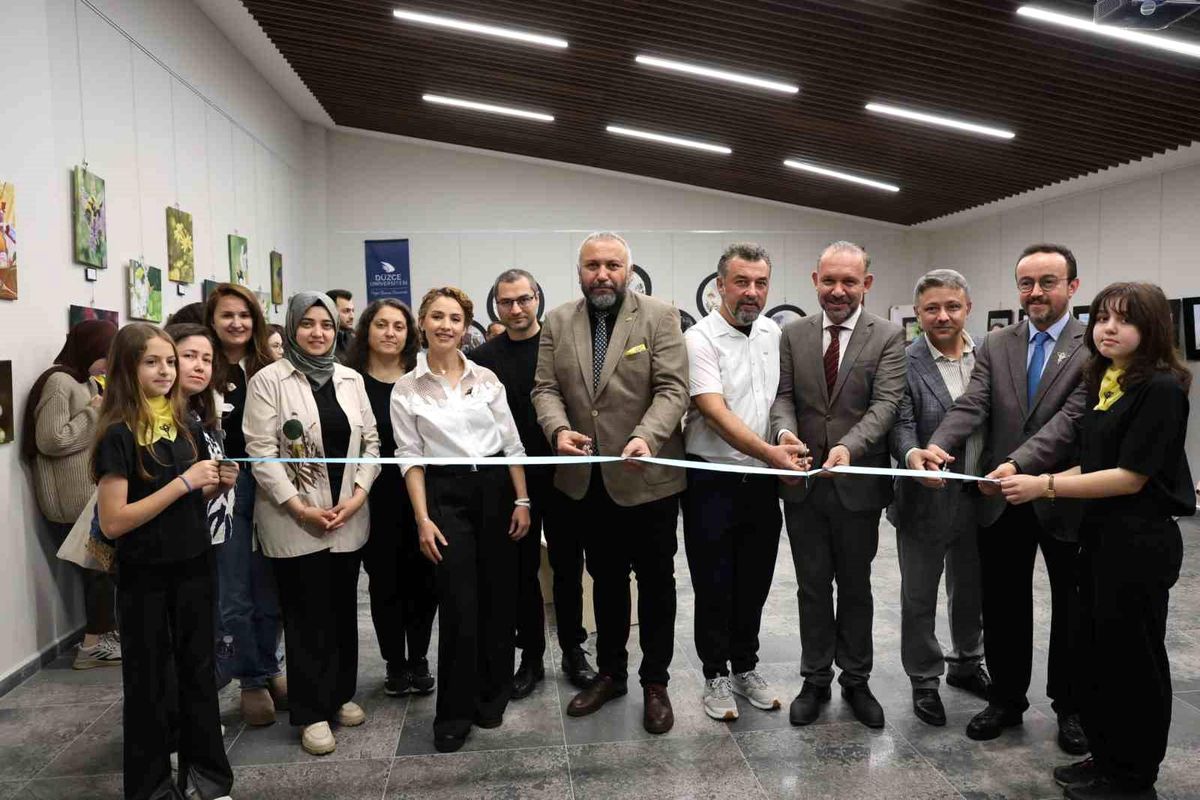 Yaban Arıları Sergisi Düzce\'de Açıldı
