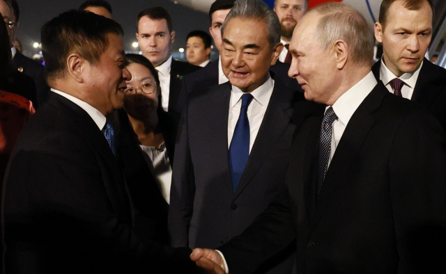 Rusya Devlet Başkanı Vladimir Putin, Çin'de