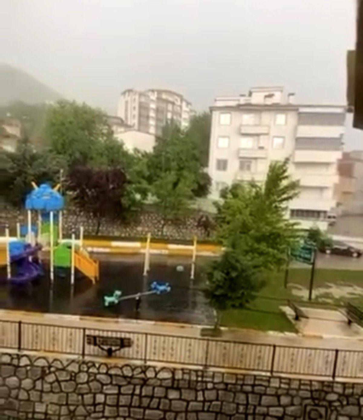 Tokat\'ta Sağanak Yağış Hayatı Olumsuz Etkiledi