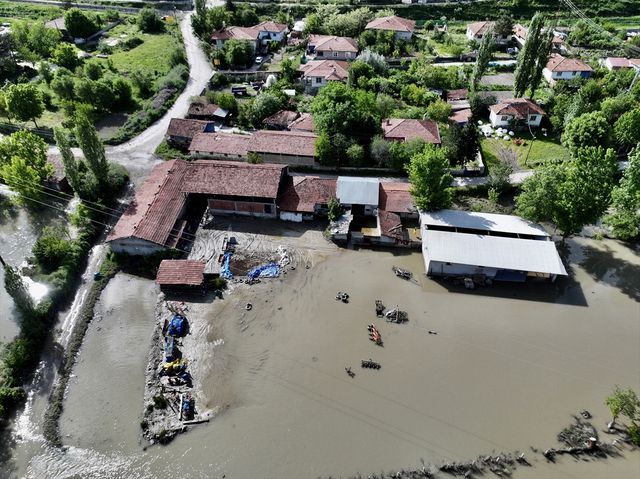 Tokat'ta taşkın nedeniyle tarım arazileri sular altında kaldı