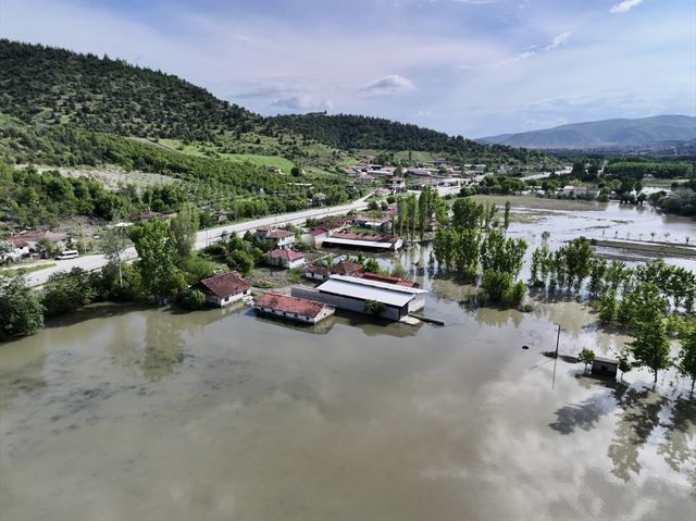 Tokat'ta taşkın nedeniyle tarım arazileri sular altında kaldı