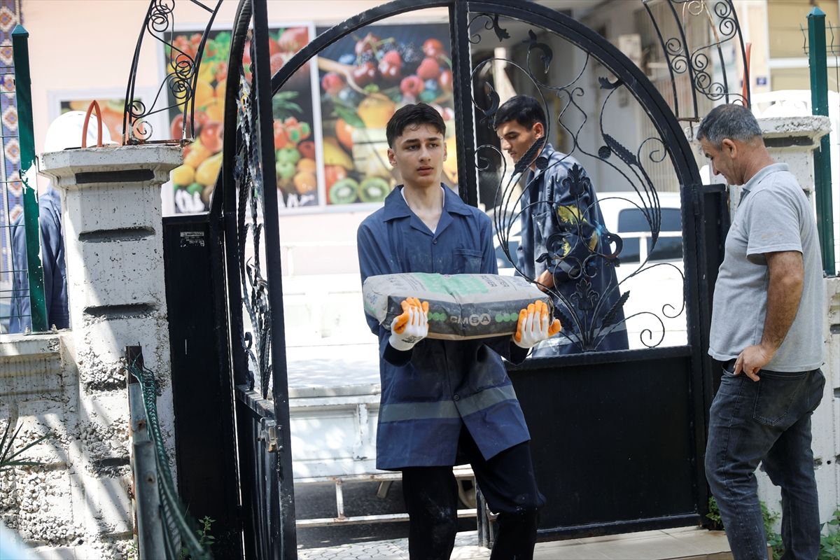 Meslek Lisesi Öğrencileri Camilere Destek Veriyor