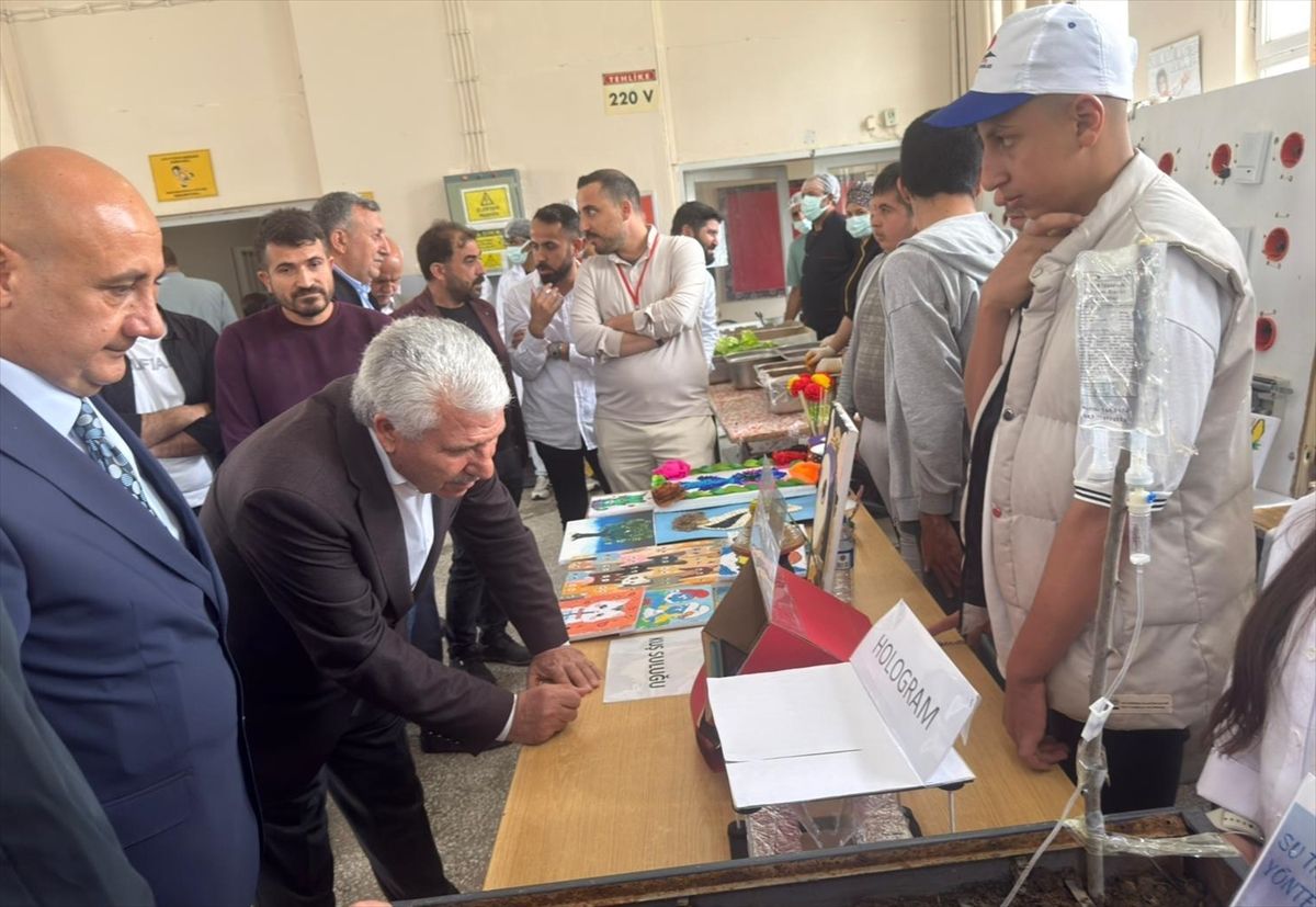 Diyarbakır\'da Bilim Fuarı Açıldı