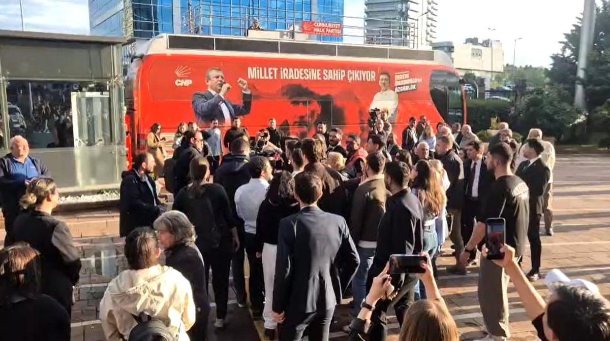CHP Genel Merkezi\'nde Basın Mensuplarına Saldırı