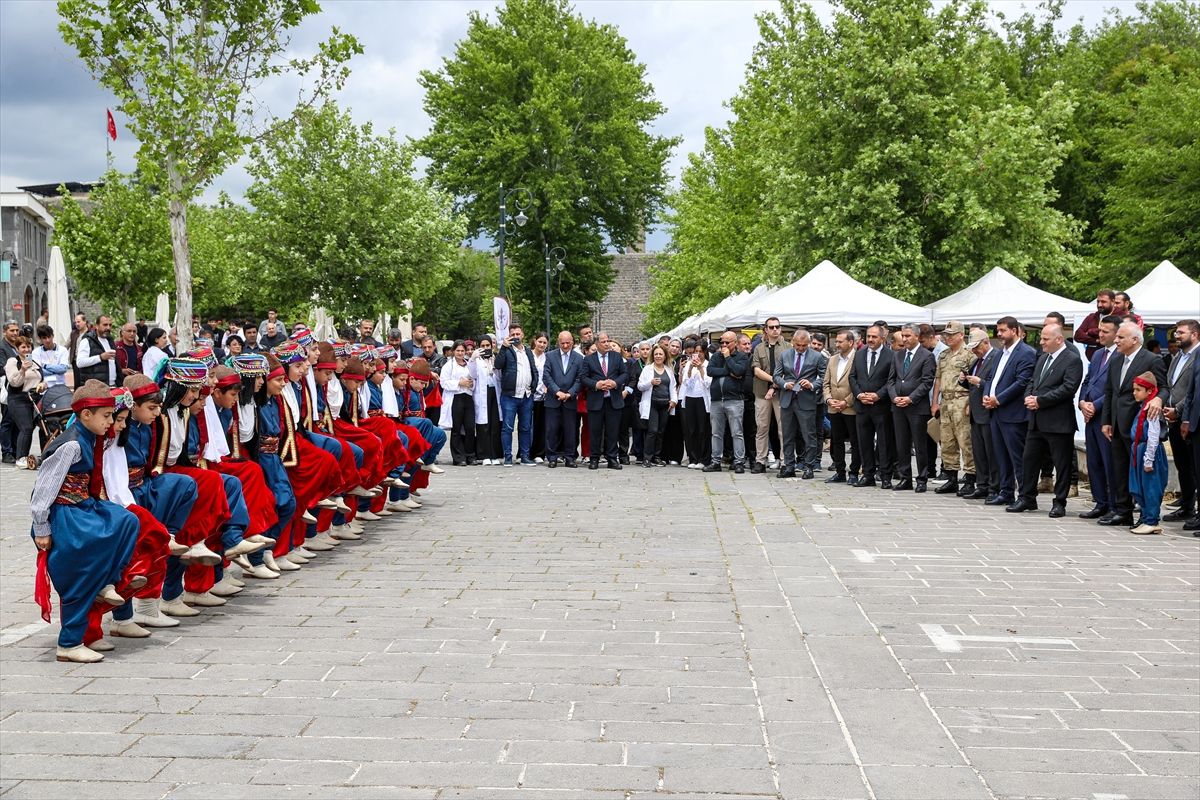 Diyarbakır\'da Mesleki Eğitim Fuarı Düzenlendi