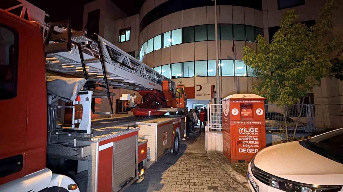 Düzce\'de huzurevinde yangın: 54 kişi tahliye edildi