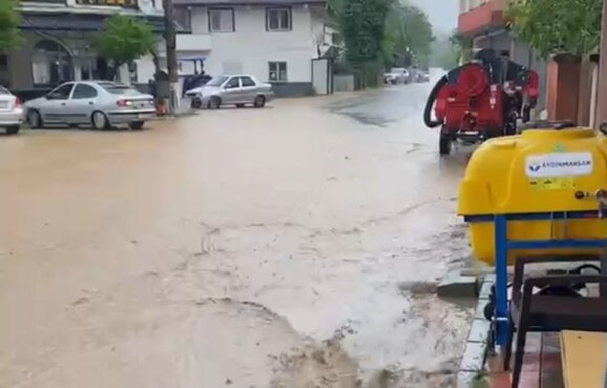 Düzce\'de Şiddetli Yağış Taşkınlara Neden Oldu