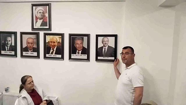 CHP'de Kılıçdaroğlu'nun Fotoğrafı Askıdan İndirildi