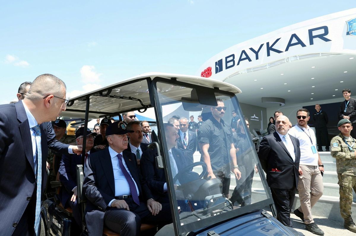 Erdoğan EFES-2026 Savunma Sanayi Sergisi\'ni Gezdi