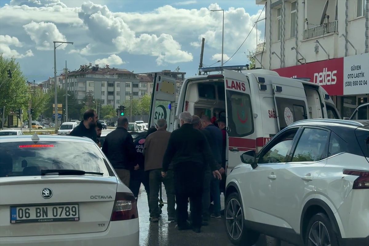 Elazığ\'da balkondan düşen genç kız yaşamını yitirdi