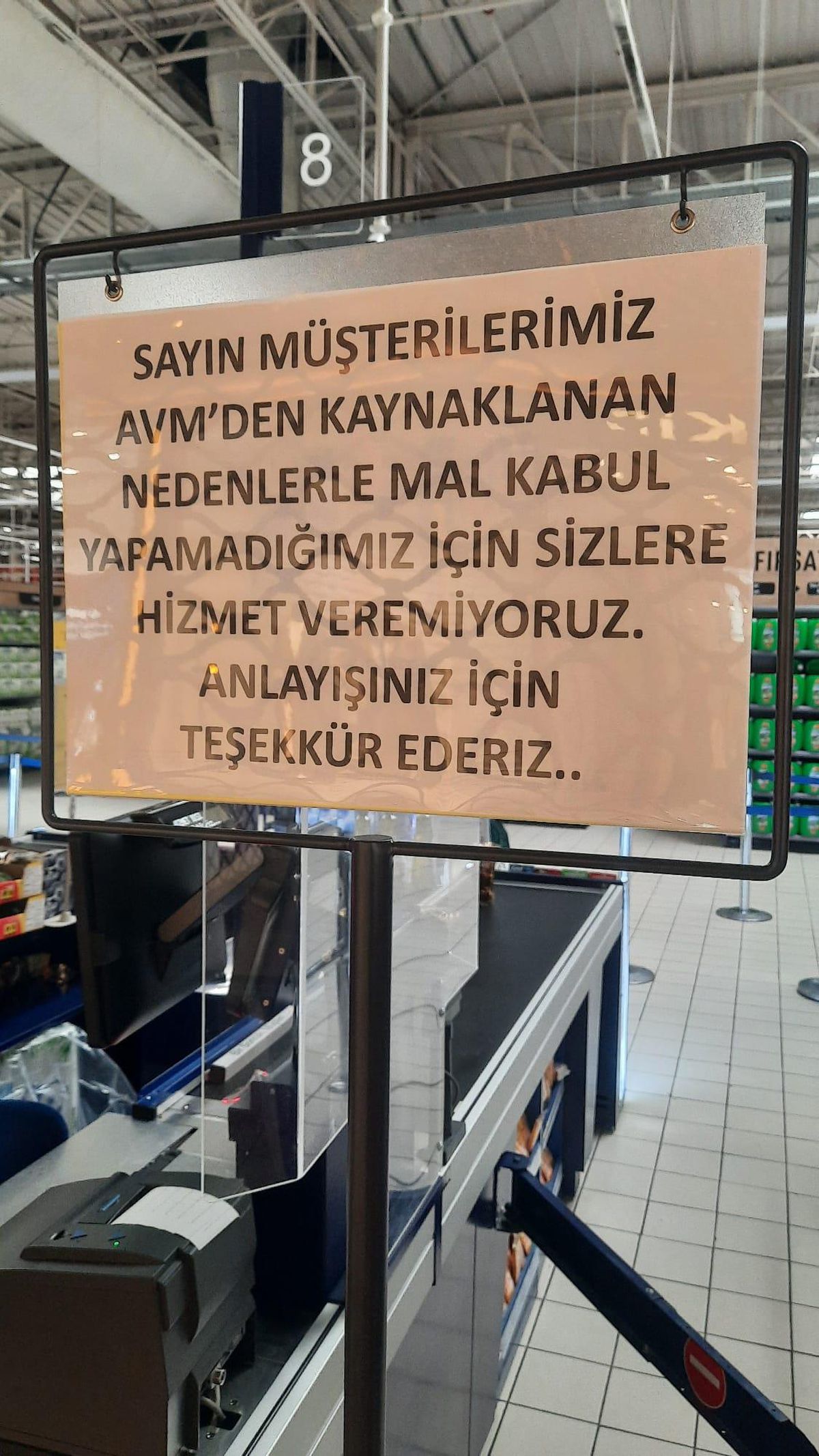 Gülaylar\'ın kararı tepki çekti: Dev markette hizmet durma noktasına geldi