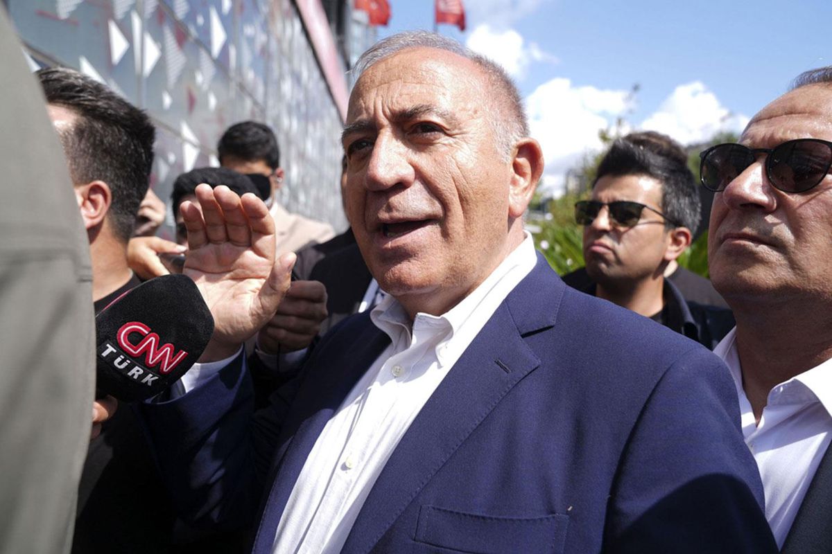 Gürsel Tekin\'in kayyumluk görevi son buldu