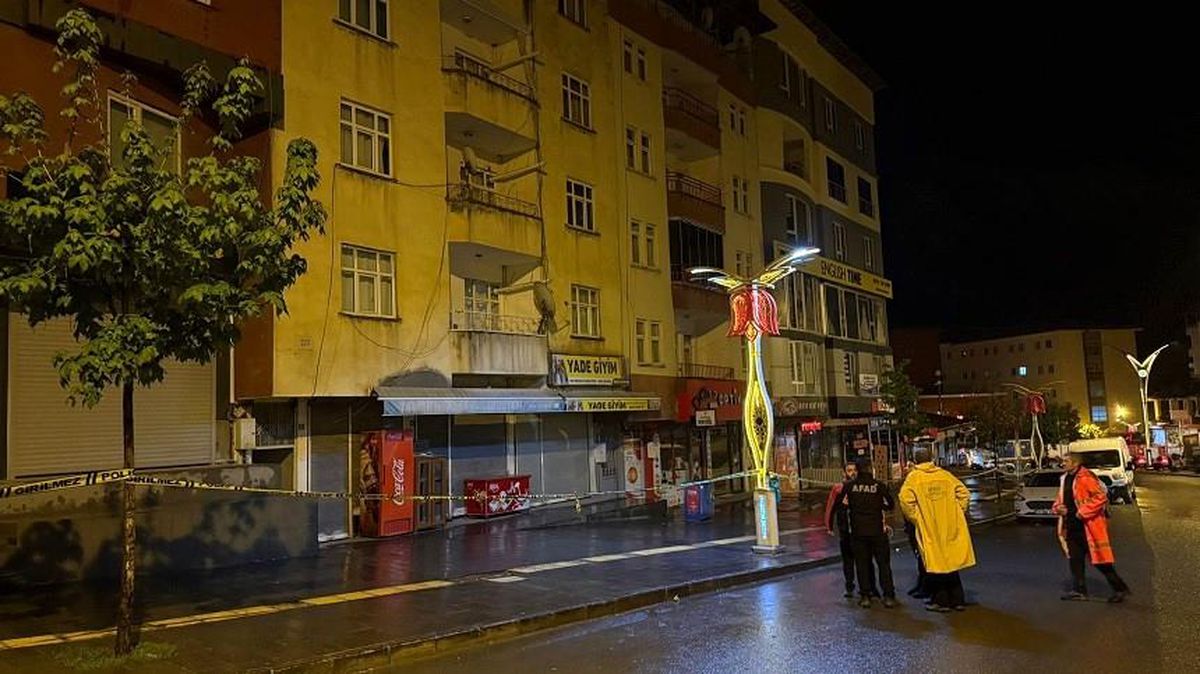 Hakkari\'de 6 bina çökme riski nedeniyle tahliye edildi