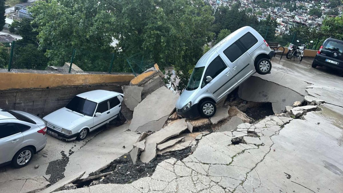 Hatay\'da Sel Felaketi: 1 Ölü, Çok Sayıda Yaralı