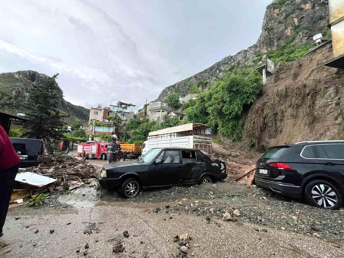 Hatay\'da Heyelan: 1 Ölü, 3 Yaralı