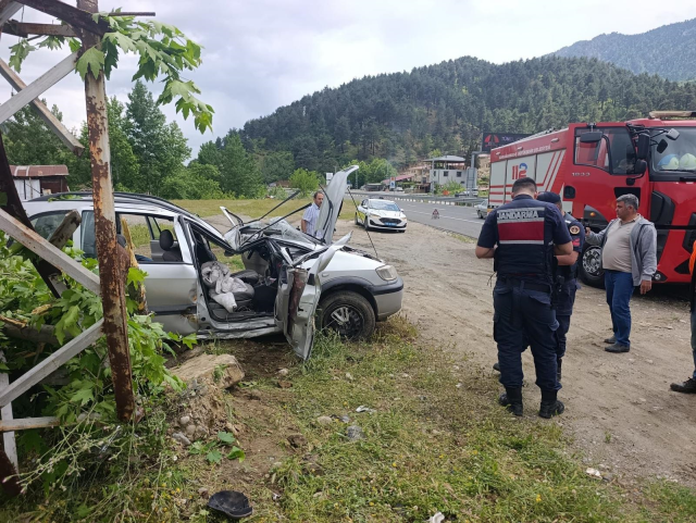Kahramanmaraş’ta otomobil elektrik direğine çarptı: 1 yaralı