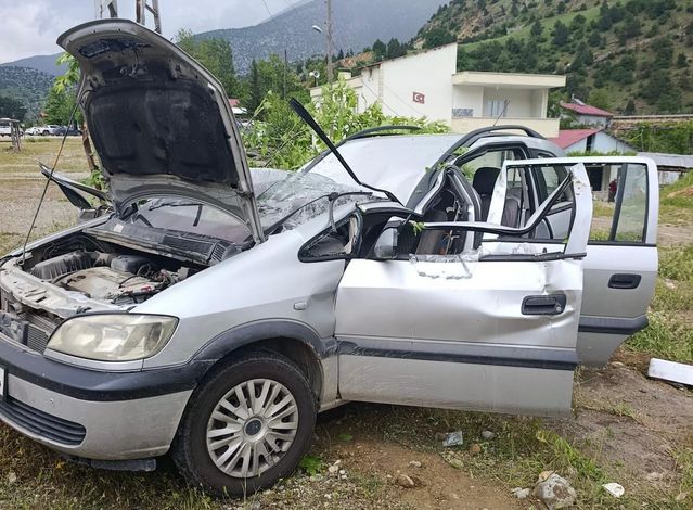 Kahramanmaraş’ta otomobil elektrik direğine çarptı: 1 yaralı
