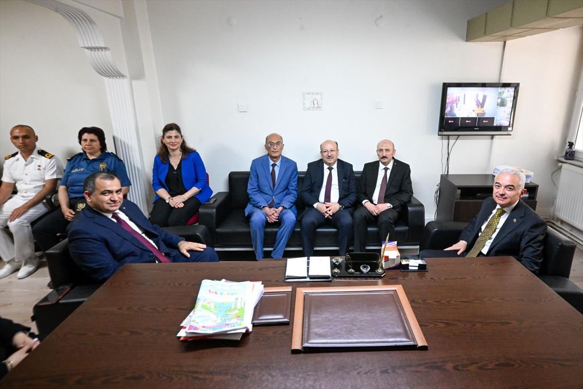 Vali Uğur Turan\'dan Eğitim Ziyareti