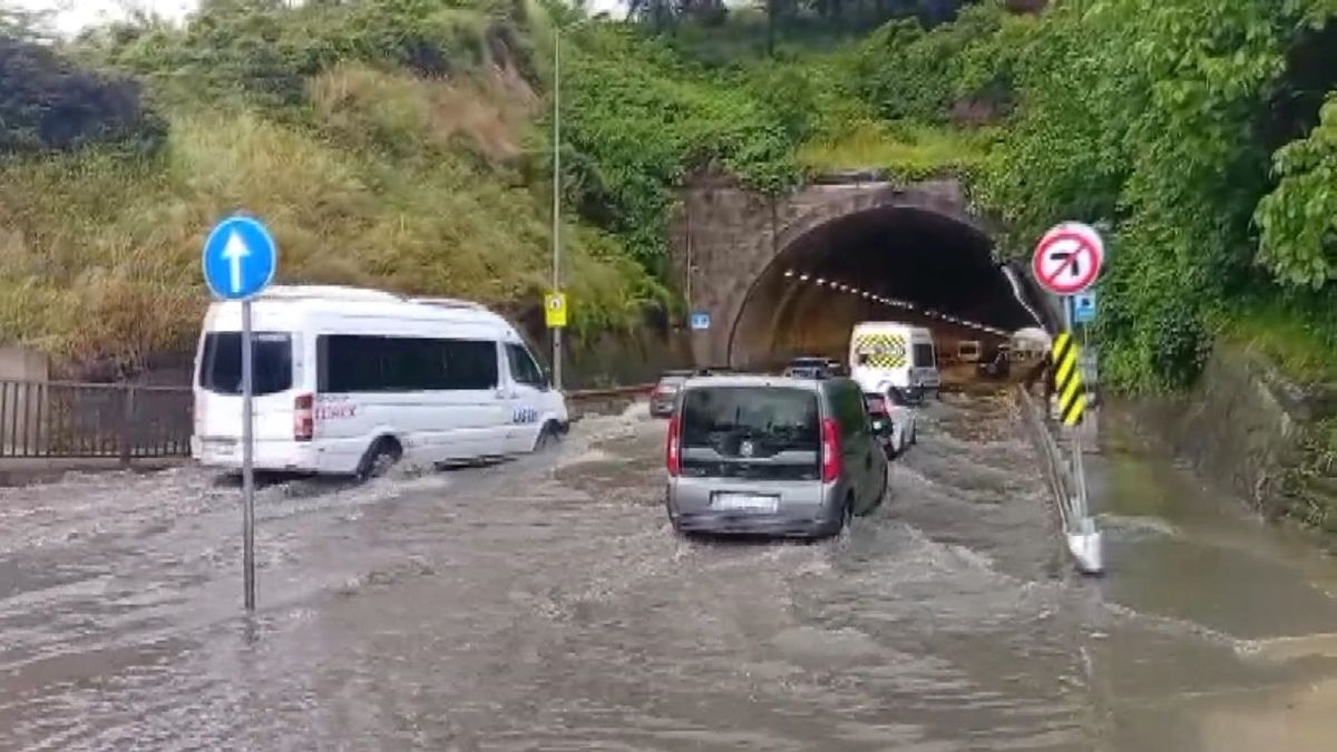 Maltepe\'de Tüneli Su Bastı