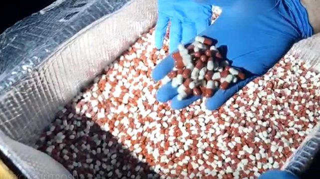 Mersin'de Uyuşturucu Operasyonu: 317 Bin Hap Ele Geçirildi