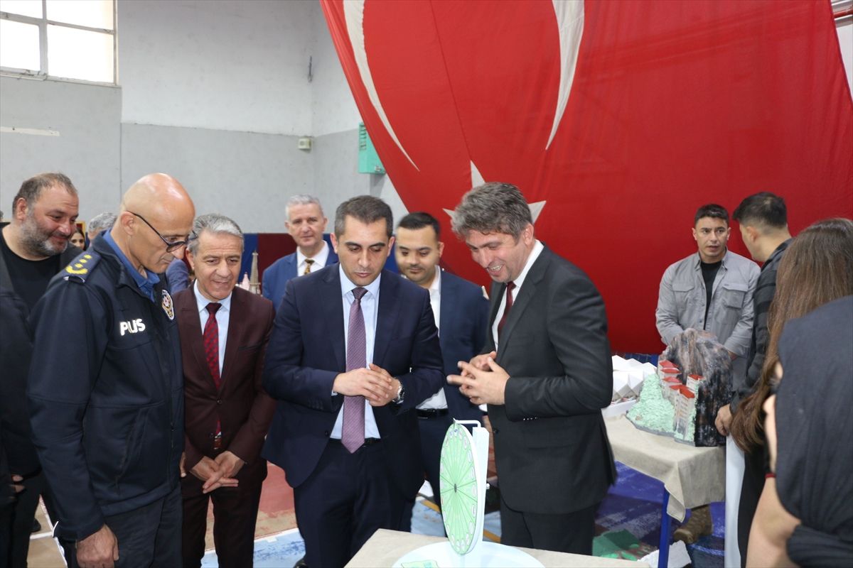 Of\'ta Bilim Fuarı Açıldı