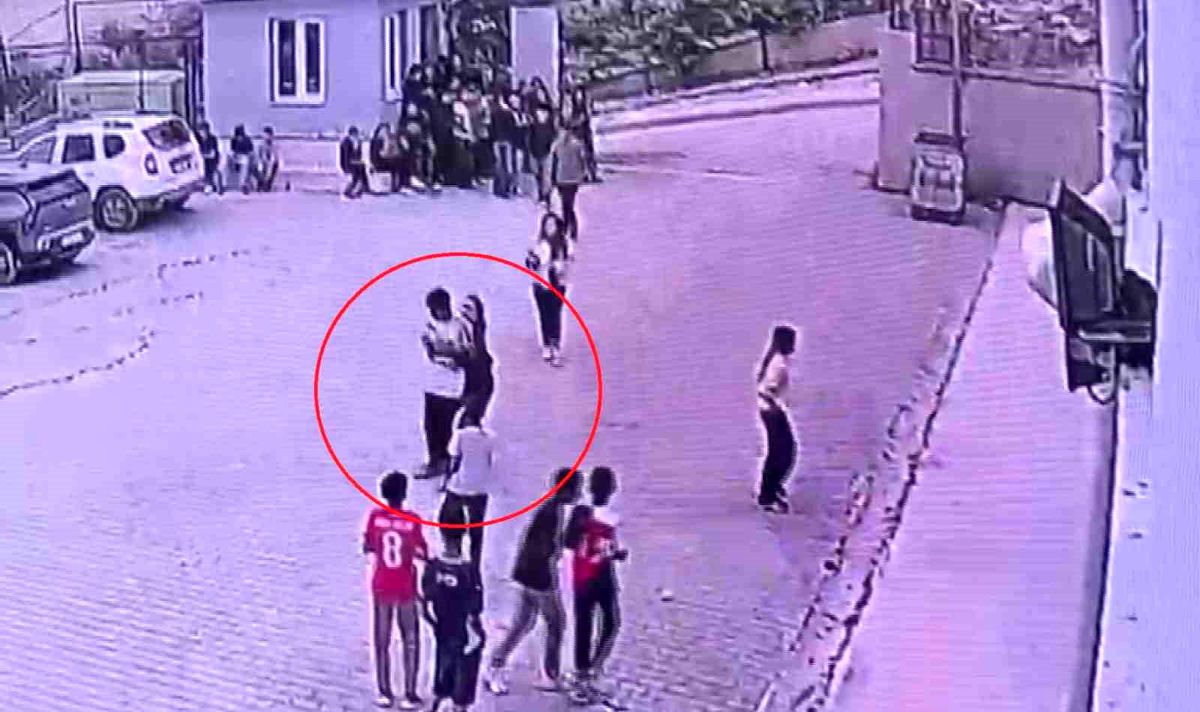 Öğrencisini Heimlich ile kurtaran öğretmen