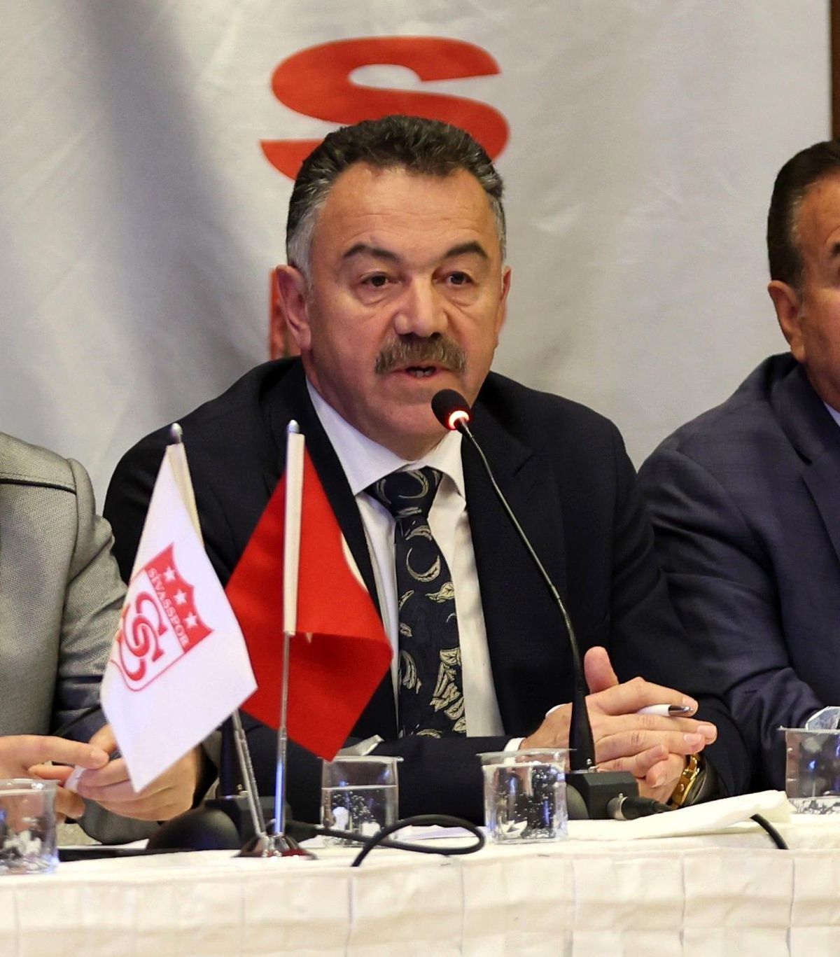 Sivasspor Divan Başkanı Ali Yavuz\'dan camiaya birlik çağrısı