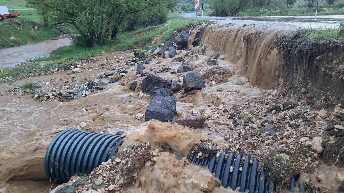 Kayseri\'de Sağanak Yağış Sebebiyle Sel Tehlikesi