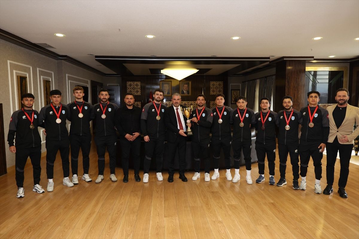 Pursaklar Belediyespor\'dan Başkan Çetin\'e Ziyaret