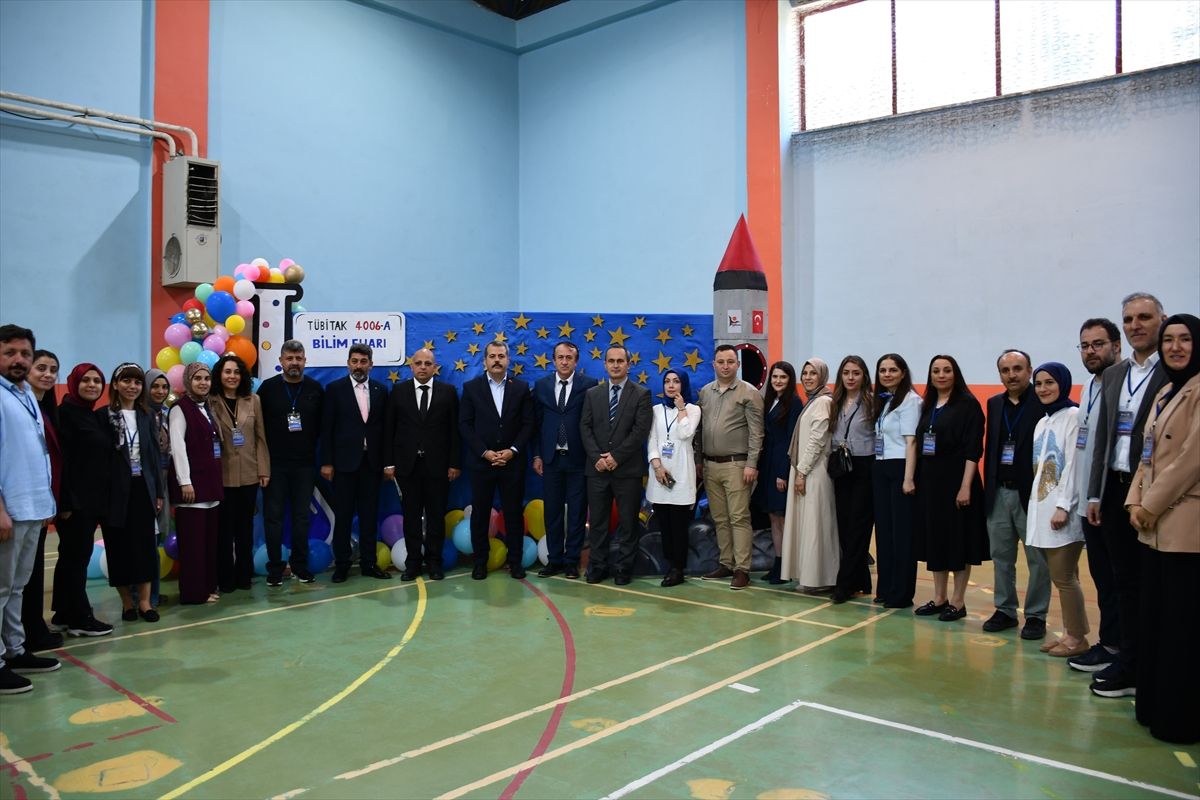 Vezirköprü\'de Bilim Fuarı Açıldı