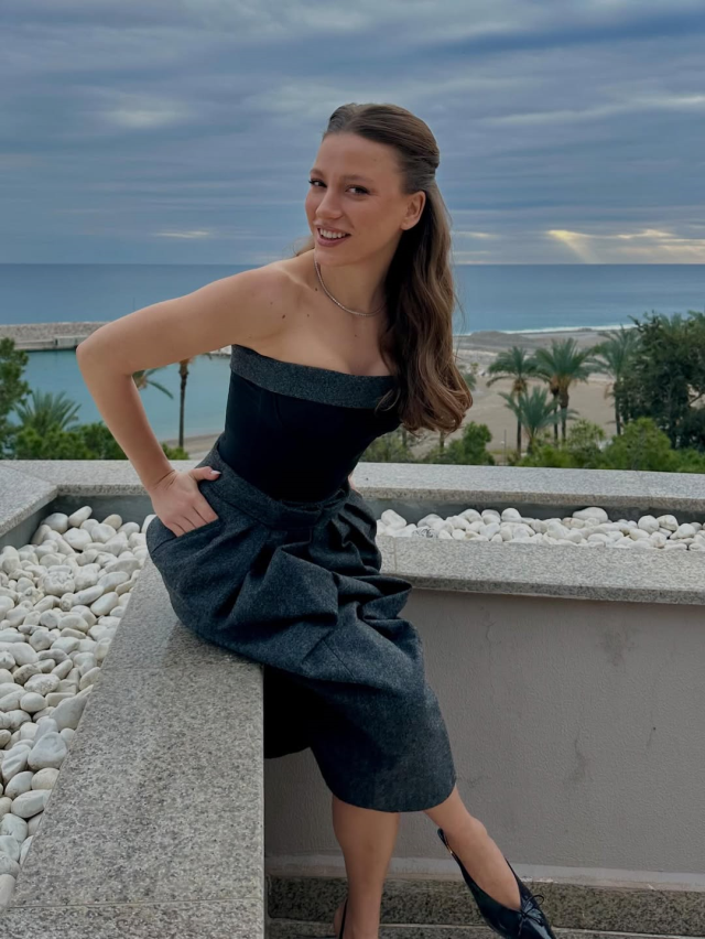 Yakalama kararı çıkarılan Serenay Sarıkaya'dan ilk açıklama! 17 ünlü isim gözaltına alındı